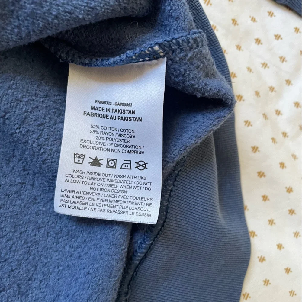 Nike the vintage women’s sweater size medium - Picture 4 of 5